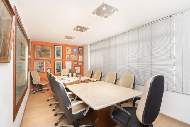 Sala Comercial à Venda, 202 m² em Cerqueira César - São Paulo