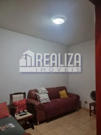 Imagem Casa com 3 Quartos à Venda, 240 m² em Fabrício - Uberaba Imagem Casa com 3 Quartos à Venda, 240 m² em Fabrício - Uberaba