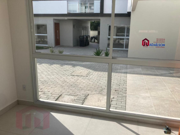 Imagem Imóvel com 2 Quartos à Venda, 132 m² Imagem Imóvel com 2 Quartos à Venda, 132 m²