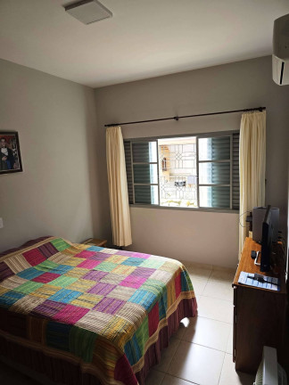 Imagem Casa com 2 Quartos à Venda, 168 m² em Santana - Pindamonhangaba