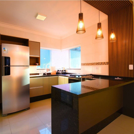 Imagem Casa com 1 Quarto à Venda, 178 m² em Estancia Flora Rica - Peruíbe
