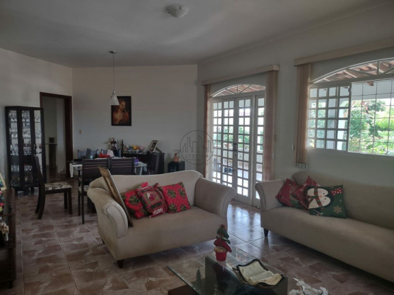 Imagem Casa com 5 Quartos à Venda, 340 m² em Setor Habitacional Arniqueira (águas Claras) - Brasília
