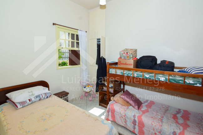 Imagem Casa com 5 Quartos à Venda, 190 m² em Centro - Balneário Rincão
