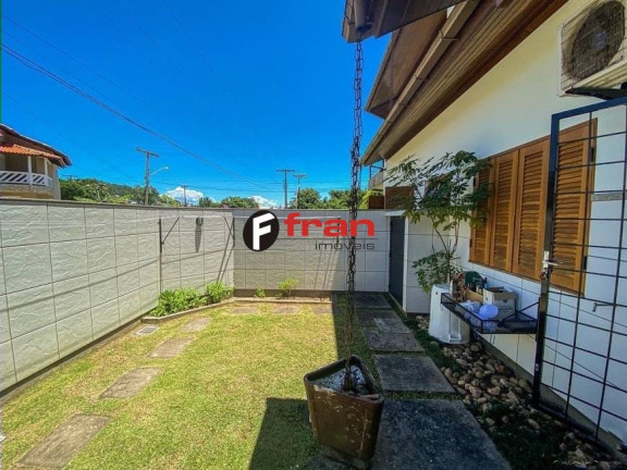 Imagem Casa com 3 Quartos à Venda, 450 m² em Córrego Grande - Florianópolis Imagem Casa com 3 Quartos à Venda, 450 m² em Córrego Grande - Florianópolis