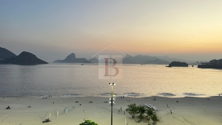 Imagem Imóvel com 4 Quartos à Venda, 250 m² em Icaraí - Niterói Imagem Imóvel com 4 Quartos à Venda, 250 m² em Icaraí - Niterói