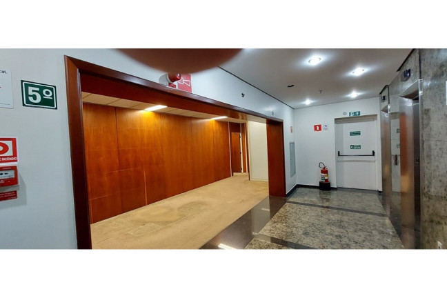 Sala Comercial à Venda, 438 m² em Cerqueira César - São Paulo