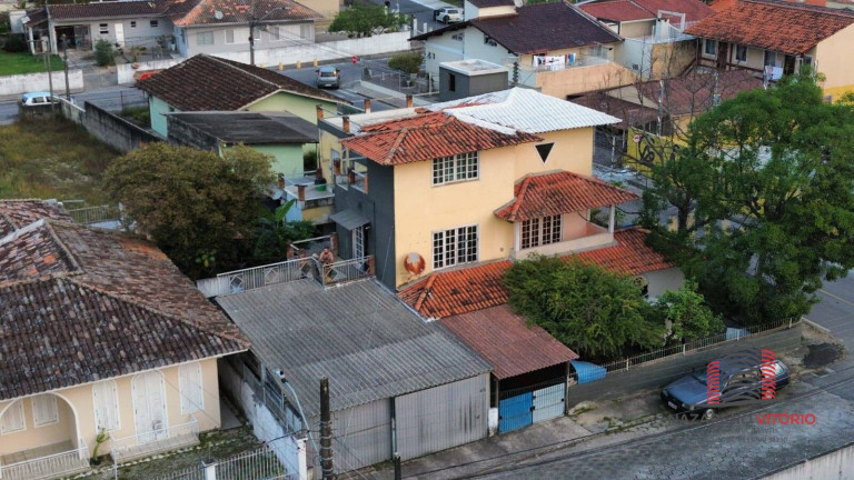 Casa à Venda, 412 m² em Centro - Palhoça