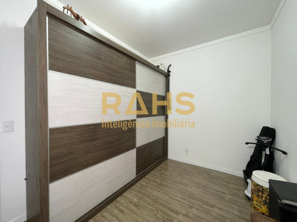 Imagem Casa com 4 Quartos à Venda, 159 m² em Glória - Joinville Imagem Casa com 4 Quartos à Venda, 159 m² em Glória - Joinville