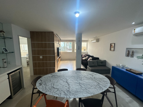 Imagem Imóvel com 2 Quartos à Venda, 85 m² em Leblon - Rio De Janeiro Imagem Imóvel com 2 Quartos à Venda, 85 m² em Leblon - Rio De Janeiro