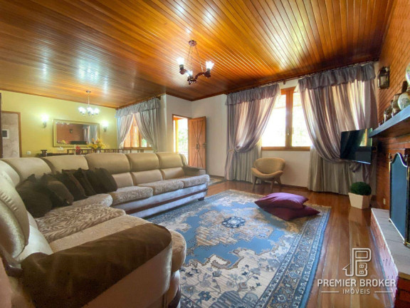 Imagem Casa com 5 Quartos à Venda, 250 m² em Iucas - Teresópolis Imagem Casa com 5 Quartos à Venda, 250 m² em Iucas - Teresópolis