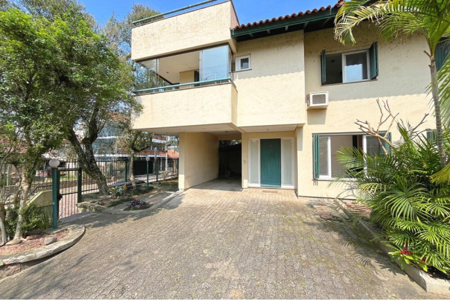 Casa de Condomínio com 3 Quartos à Venda, 254 m² em Ipanema - Porto Alegre