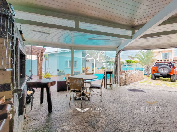 Imagem Casa com 4 Quartos à Venda, 240 m² em Centro - Barra Velha