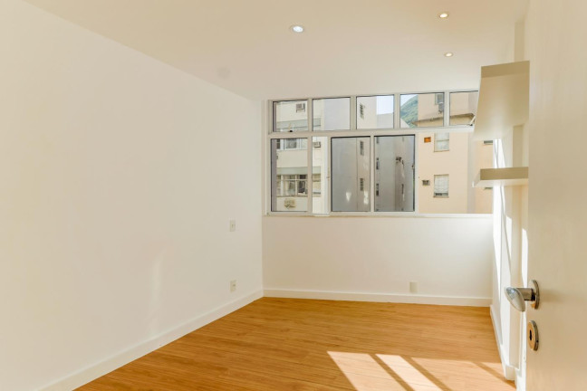 Imagem Apartamento com 2 Quartos à Venda, em Copacabana - Rio De Janeiro Imagem Apartamento com 2 Quartos à Venda, em Copacabana - Rio De Janeiro