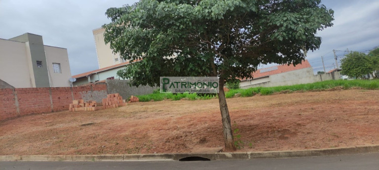 Imagem Terreno à Venda, 358 m² em Primavera - Jaguariúna Imagem Terreno à Venda, 358 m² em Primavera - Jaguariúna
