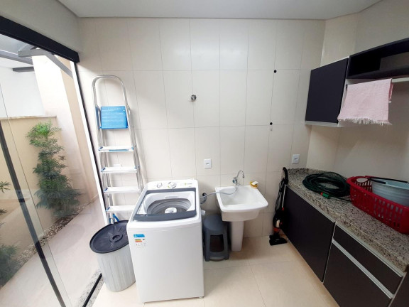 Imagem Sobrado com 3 Quartos à Venda, 284 m² em Centro - Balneário Piçarras