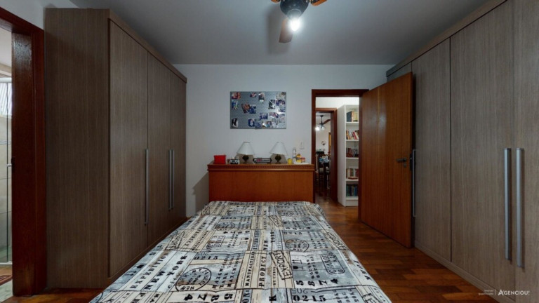 Imagem Imóvel com 3 Quartos à Venda, 104 m² em Petrópolis - Porto Alegre Imagem Imóvel com 3 Quartos à Venda, 104 m² em Petrópolis - Porto Alegre