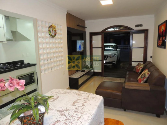 Imagem Casa com 5 Quartos à Venda, 165 m² em Centro - Porto Belo Imagem Casa com 5 Quartos à Venda, 165 m² em Centro - Porto Belo