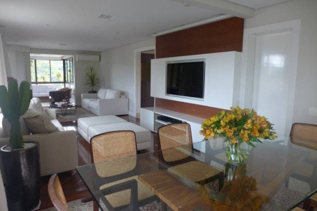 Imagem Apartamento com 3 Quartos à Venda, 240 m² em Moema - São Paulo
