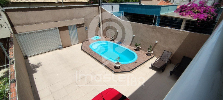 Imagem Casa com 5 Quartos à Venda, 175 m² em Edson Queiroz - Fortaleza Imagem Casa com 5 Quartos à Venda, 175 m² em Edson Queiroz - Fortaleza