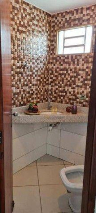 Imagem Sobrado com 4 Quartos à Venda, 250 m² em Santo Antônio - Goiânia Imagem Sobrado com 4 Quartos à Venda, 250 m² em Santo Antônio - Goiânia
