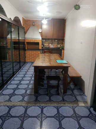 Casa com 3 Quartos à Venda, 331 m² em Balneário Flórida - Praia Grande