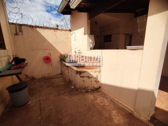 Imagem Casa com 3 Quartos à Venda, 300 m² em Conjunto Guanabara - Uberaba Imagem Casa com 3 Quartos à Venda, 300 m² em Conjunto Guanabara - Uberaba