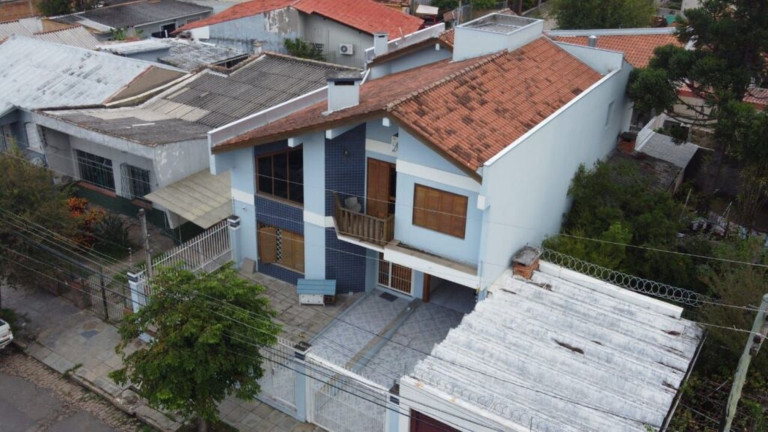 Imagem Imóvel com 4 Quartos à Venda, em Glória - Porto Alegre Imagem Imóvel com 4 Quartos à Venda, em Glória - Porto Alegre