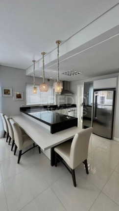 Imagem Apartamento com 3 Quartos à Venda, 133 m² em Centro - Balneário Camboriú Imagem Apartamento com 3 Quartos à Venda, 133 m² em Centro - Balneário Camboriú