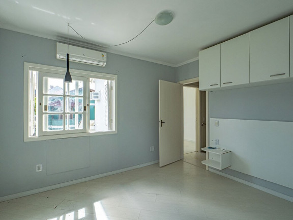 Imagem Casa com 3 Quartos à Venda, 224 m² em Sarandi - Porto Alegre Imagem Casa com 3 Quartos à Venda, 224 m² em Sarandi - Porto Alegre
