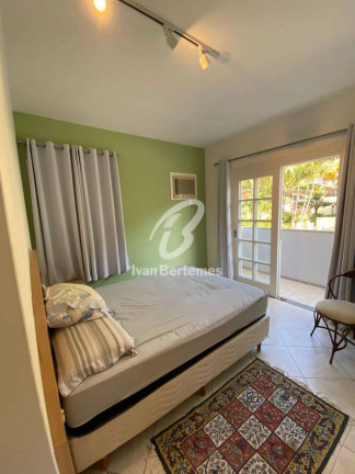 Imagem Sobrado com 3 Quartos para Temporada, em Bombas - Bombinhas Imagem Sobrado com 3 Quartos para Temporada, em Bombas - Bombinhas
