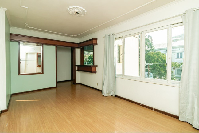 Imóvel com 2 Quartos à Venda,  em Auxiliadora - Porto Alegre