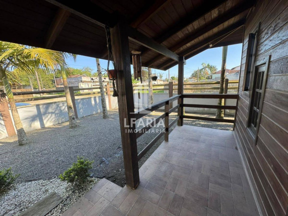 Imagem Casa com 3 Quartos à Venda, 190 m² em Brasilia - Itapoá