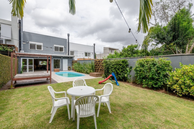 Imagem Casa com 3 Quartos à Venda, 320 m² em Vila Nova - Porto Alegre