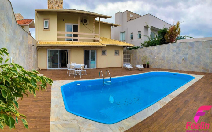 Imagem Casa com 4 Quartos à Venda, 250 m² em Carianos - Florianópolis