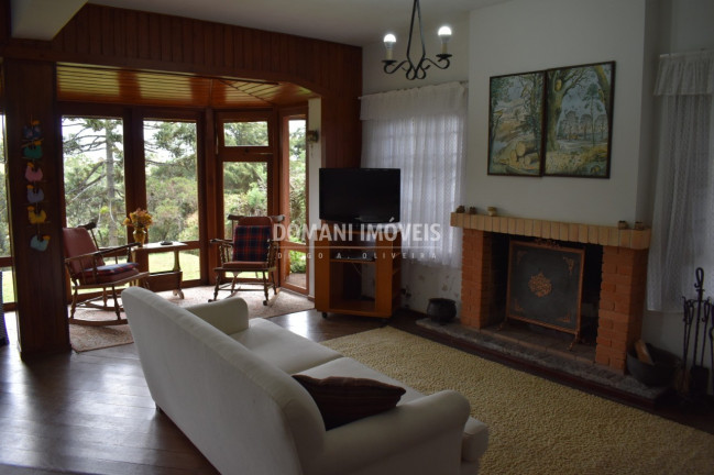 Imagem Casa com 4 Quartos à Venda, 248 m² em Região Do Alto Do Capivari - Campos Do Jordão Imagem Casa com 4 Quartos à Venda, 248 m² em Região Do Alto Do Capivari - Campos Do Jordão
