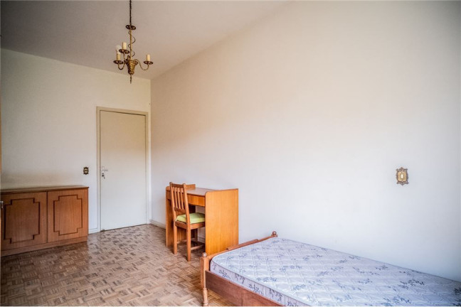 Imagem Imóvel com 3 Quartos à Venda, em Menino Deus - Porto Alegre Imagem Imóvel com 3 Quartos à Venda, em Menino Deus - Porto Alegre
