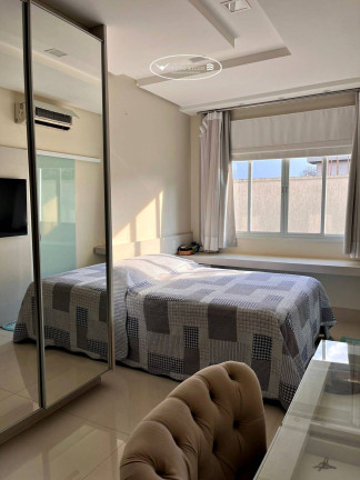Imagem Casa com 5 Quartos à Venda, 300 m² em Condomínio Do Lago - Goiânia Imagem Casa com 5 Quartos à Venda, 300 m² em Condomínio Do Lago - Goiânia
