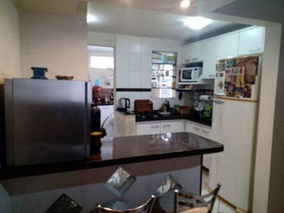 Imagem Sobrado com 4 Quartos à Venda, 84 m² em Humaitá - Porto Alegre Imagem Sobrado com 4 Quartos à Venda, 84 m² em Humaitá - Porto Alegre