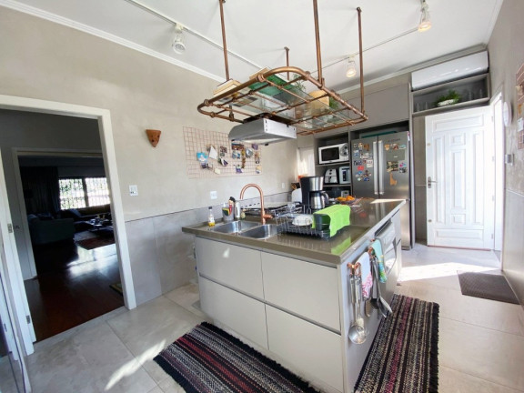 Imagem Casa com 3 Quartos à Venda,  em Teresópolis - Porto Alegre