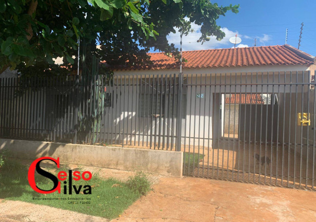 Casa com 3 Quartos à Venda, 300 m² em Conjunto Residencial ângelo Planas - Maringá