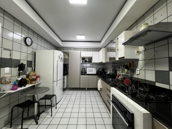 Imagem Apartamento com 4 Quartos à Venda, 186 m²em Nossa Senhora Das Graças - Manaus Imagem Apartamento com 4 Quartos à Venda, 186 m²em Nossa Senhora Das Graças - Manaus