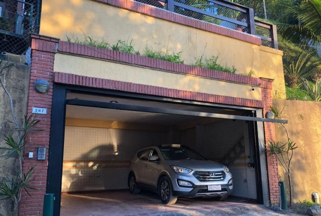 Imagem Sobrado com 4 Quartos à Venda, 500 m² em Barra Da Lagoa - Ubatuba