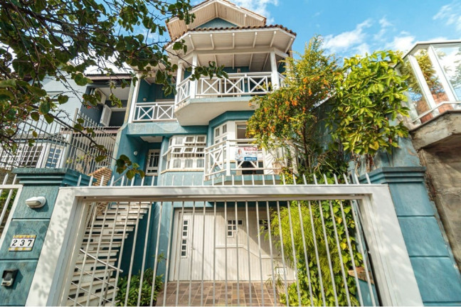 Casa com 4 Quartos à Venda, 410 m² em Chácara Das Pedras - Porto Alegre