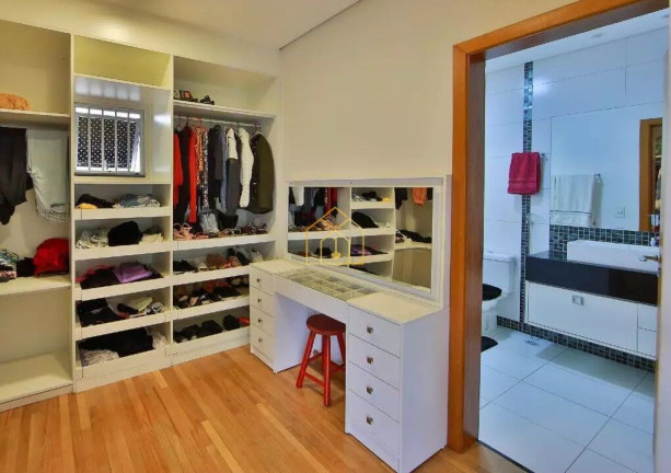Imagem Sobrado com 3 Quartos à Venda, 313 m² em Vila Scarpelli - Santo André