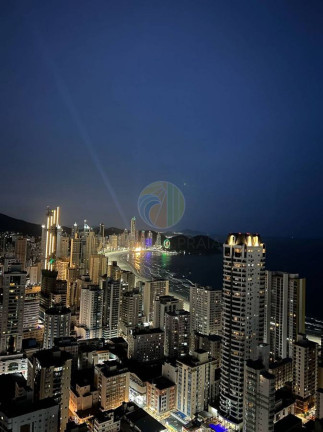 Imagem Cobertura com 4 Quartos à Venda, 267 m² em Centro - Balneário Camboriú