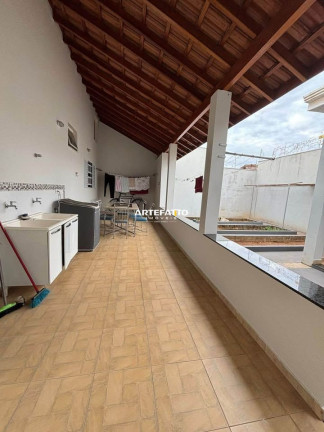 Imagem Casa com 3 Quartos à Venda, 186 m² em Esplanada Primo Menegheti - Franca