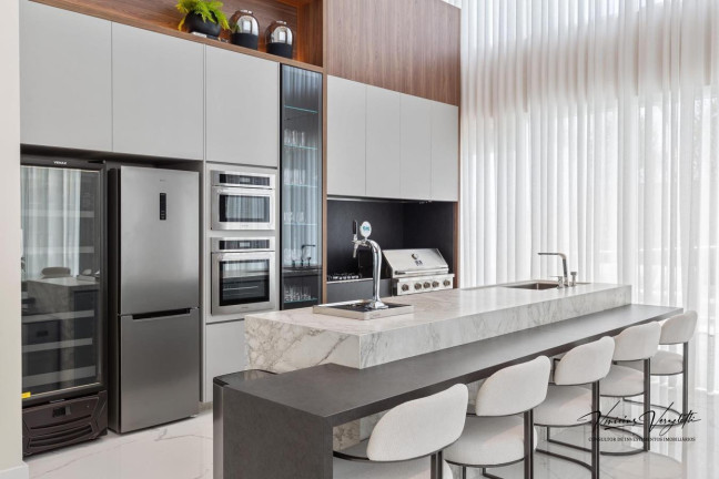 Imagem Apartamento com 4 Quartos à Venda, 150 m² em Pioneiros - Balneário Camboriú Imagem Apartamento com 4 Quartos à Venda, 150 m² em Pioneiros - Balneário Camboriú