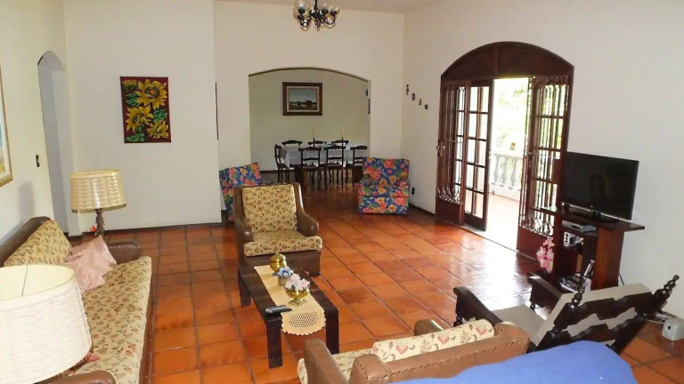 Imagem Casa com 5 Quartos à Venda, 450 m² em Iucas - Teresópolis