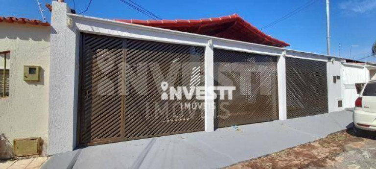 Casa com 3 Quartos para Alugar, 231 m² em Parque Das Laranjeiras - Goiânia
