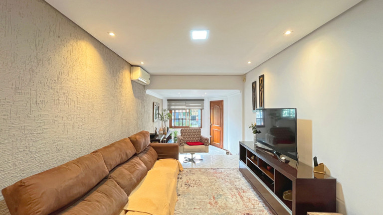 Imagem Casa com 3 Quartos à Venda, 156 m² em Vila Nova - Porto Alegre Imagem Casa com 3 Quartos à Venda, 156 m² em Vila Nova - Porto Alegre